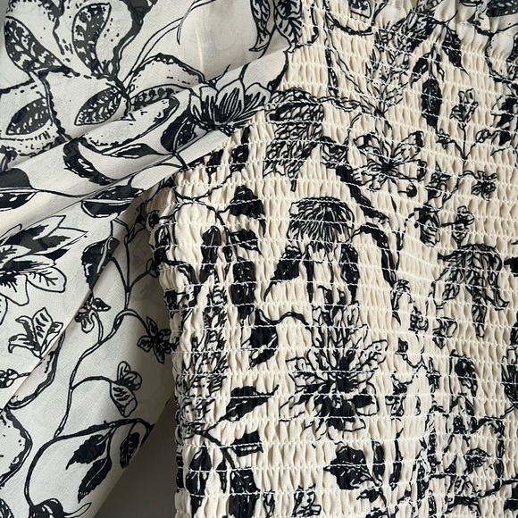 Japna Boho Floral Smocked Long Sleeve Blouse - Picture 4 of 4